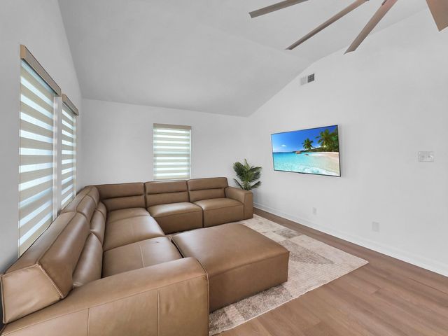 159 Ocean View Drive, Crystal Beach, TX 77650