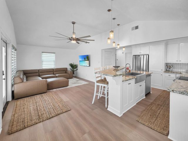 159 Ocean View Drive, Crystal Beach, TX 77650