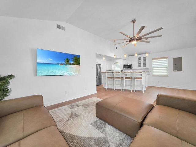 159 Ocean View Drive, Crystal Beach, TX 77650