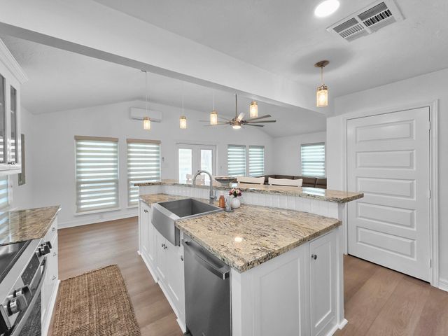 159 Ocean View Drive, Crystal Beach, TX 77650