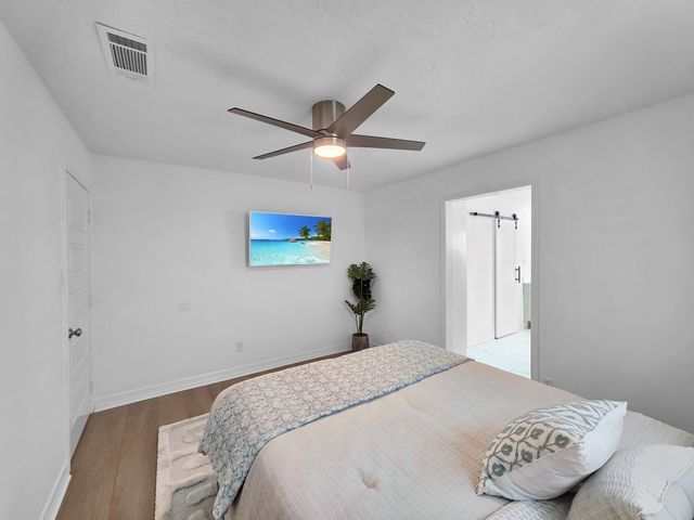 159 Ocean View Drive, Crystal Beach, TX 77650