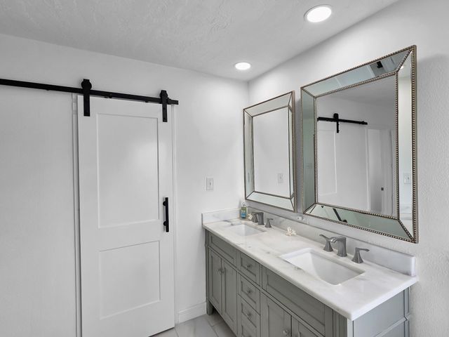 159 Ocean View Drive, Crystal Beach, TX 77650