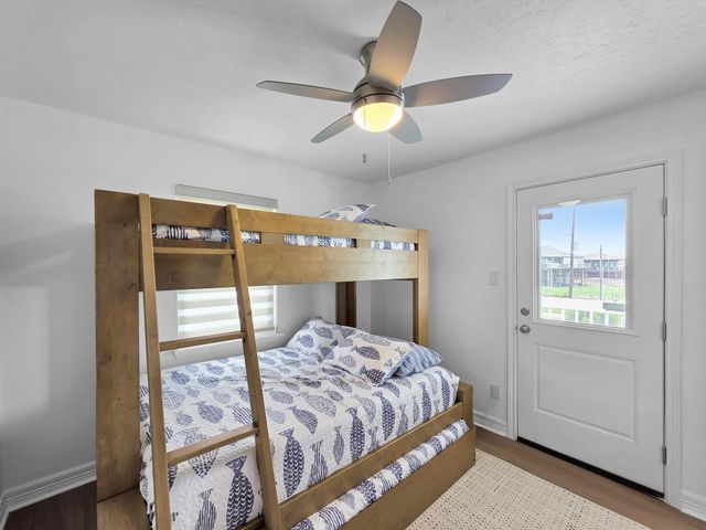 159 Ocean View Drive, Crystal Beach, TX 77650