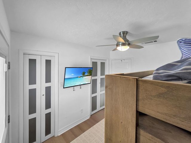 159 Ocean View Drive, Crystal Beach, TX 77650
