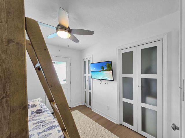 159 Ocean View Drive, Crystal Beach, TX 77650