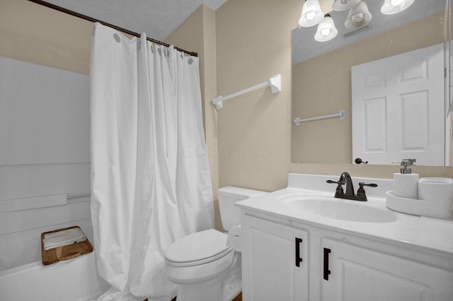 6200 Harbour Pointe, 301, Columbus, OH 43231