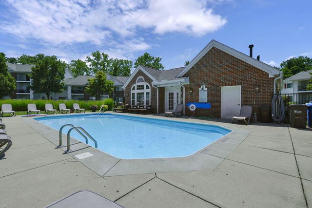 6200 Harbour Pointe, 301, Columbus, OH 43231