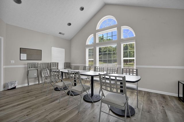 6200 Harbour Pointe, 301, Columbus, OH 43231