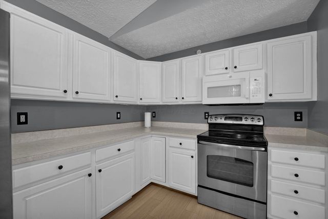 6200 Harbour Pointe, 301, Columbus, OH 43231