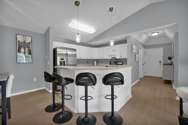 6200 Harbour Pointe, 301, Columbus, OH 43231