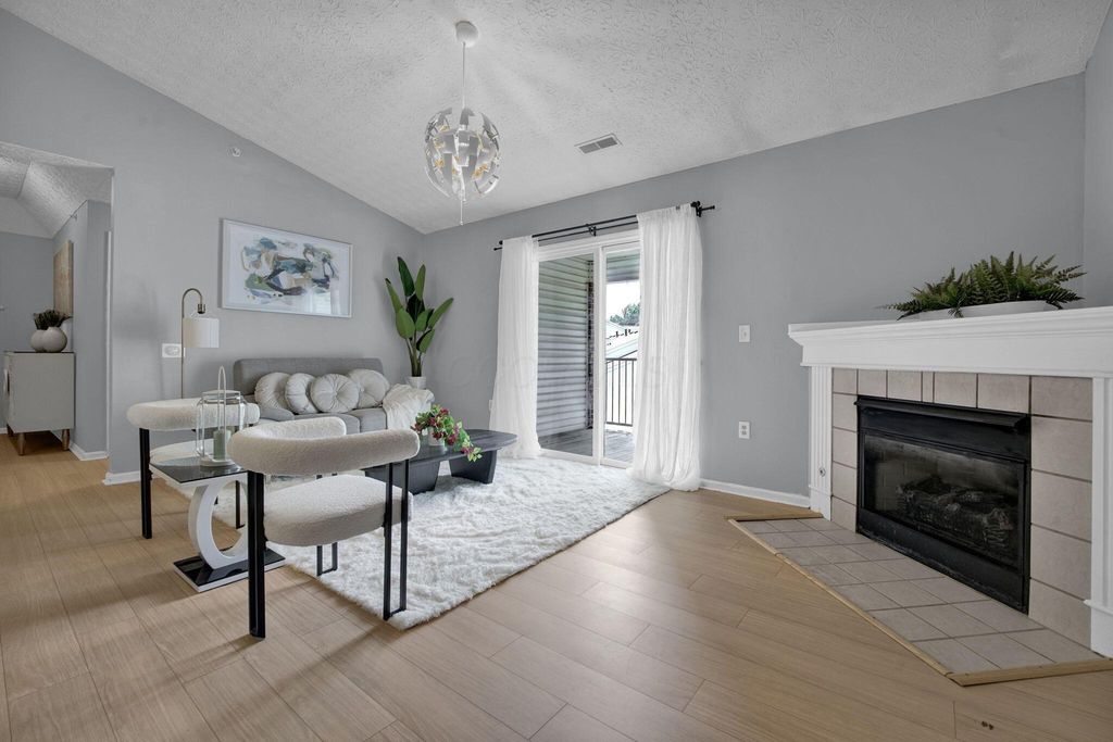 6200 Harbour Pointe, 301, Columbus, OH 43231