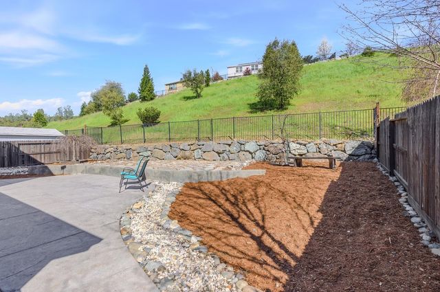 10450 Kenebec Ct, Grass Valley, CA 95949