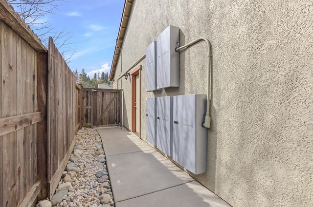 10450 Kenebec Ct, Grass Valley, CA 95949