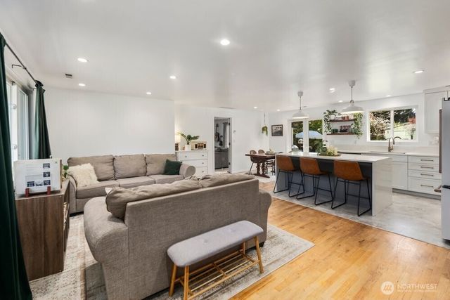 8711 NE 140th Street, Kirkland, WA 98034