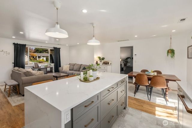 8711 NE 140th Street, Kirkland, WA 98034