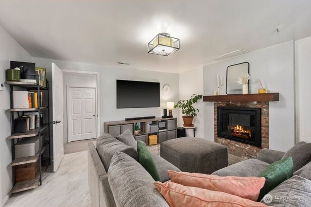 8711 NE 140th Street, Kirkland, WA 98034