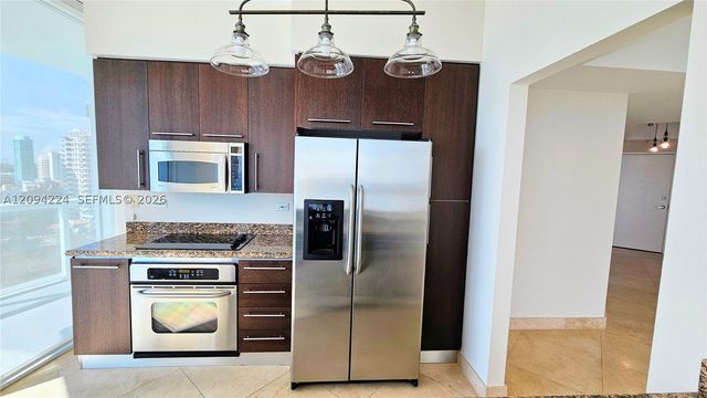 6515 Collins Ave 1403, Miami Beach, FL 33141