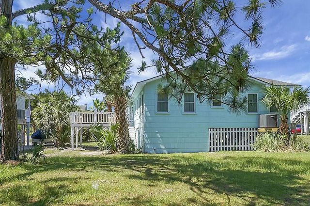 3105 Palmetto Boulevard, Edisto Island, SC 29438
