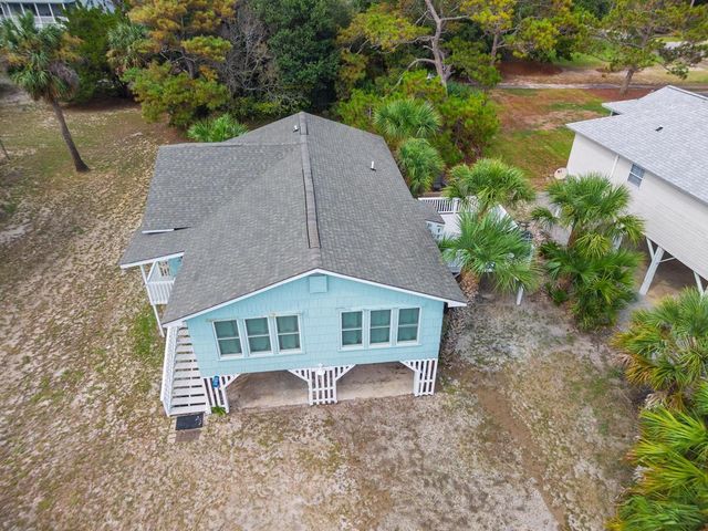 3105 Palmetto Boulevard, Edisto Island, SC 29438