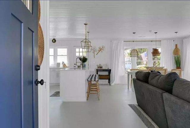 3105 Palmetto Boulevard, Edisto Island, SC 29438