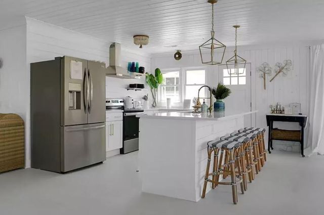 3105 Palmetto Boulevard, Edisto Island, SC 29438