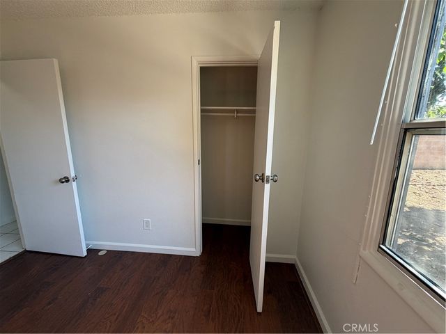 7931 Newcastle Avenue, Reseda, CA 91335