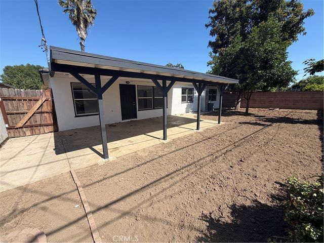 7931 Newcastle Avenue, Reseda, CA 91335