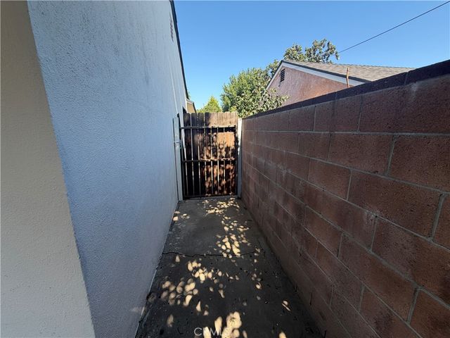 7931 Newcastle Avenue, Reseda, CA 91335