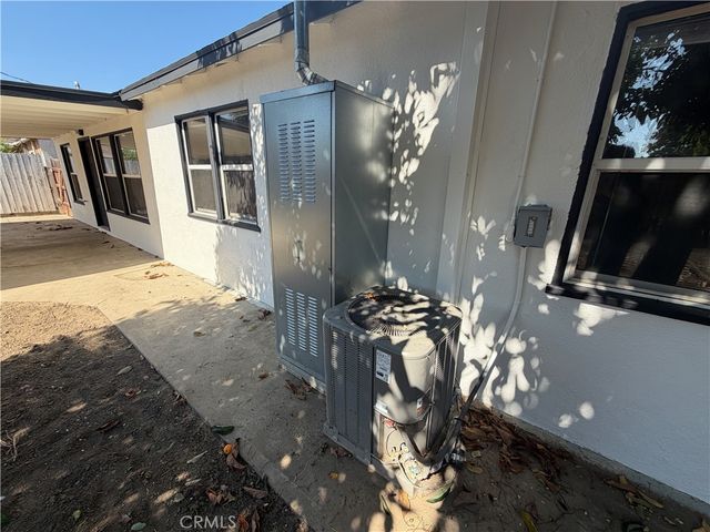 7931 Newcastle Avenue, Reseda, CA 91335
