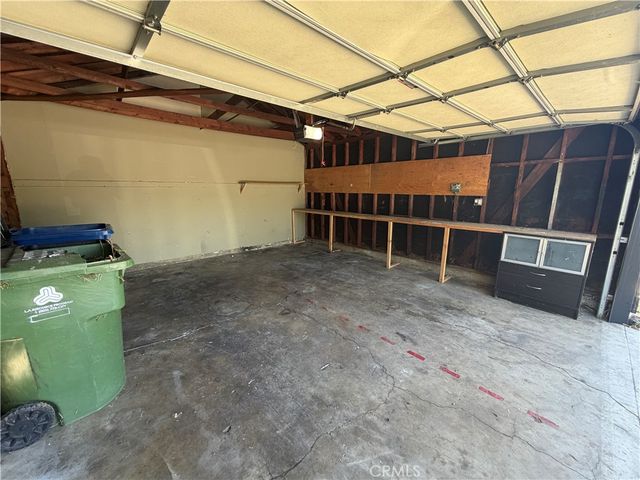 7931 Newcastle Avenue, Reseda, CA 91335