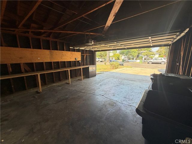 7931 Newcastle Avenue, Reseda, CA 91335