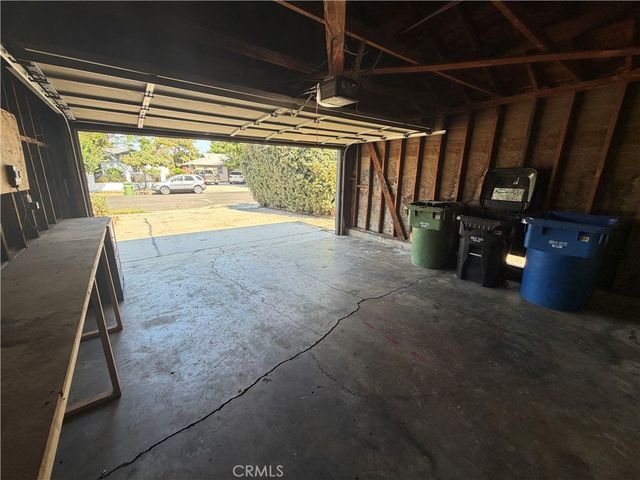 7931 Newcastle Avenue, Reseda, CA 91335