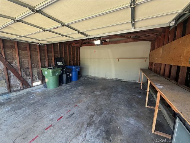 7931 Newcastle Avenue, Reseda, CA 91335
