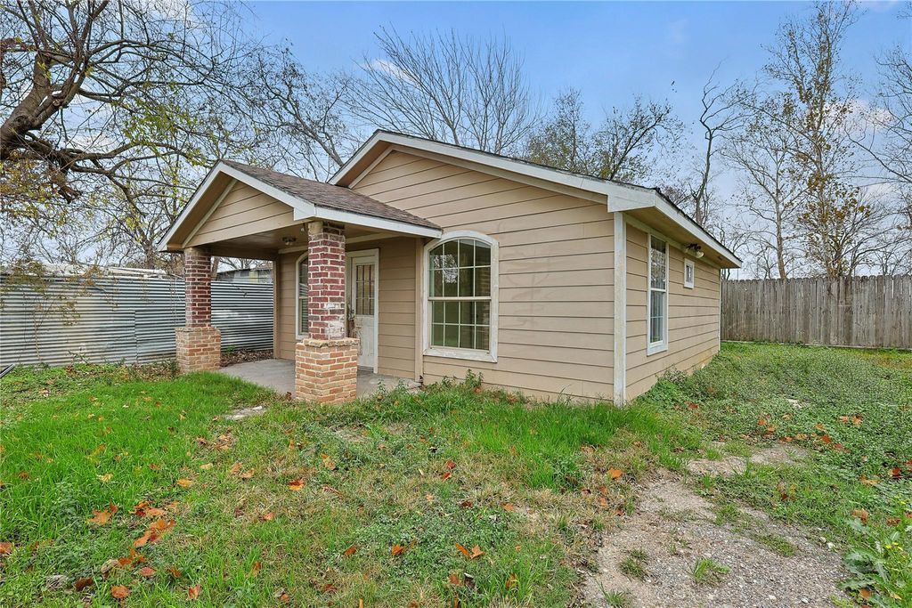 161 Luther Street, Houston, TX 77076