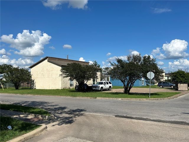 2801 Cypress Bend Circle, Bryan, TX 77801