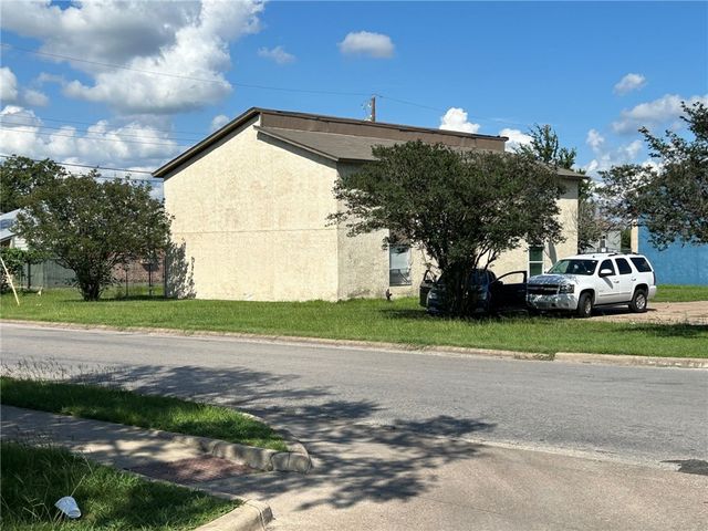 2801 Cypress Bend Circle, Bryan, TX 77801
