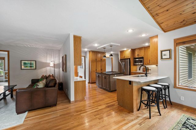 17727 Kingsway Path, Lakeville, MN 55044