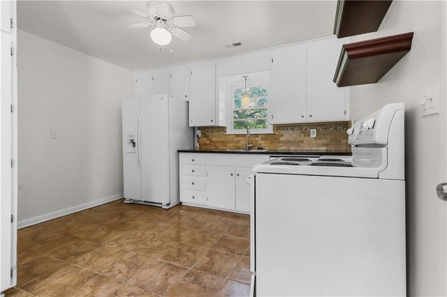 6036 Rosehill Road, Shawnee, KS 66216