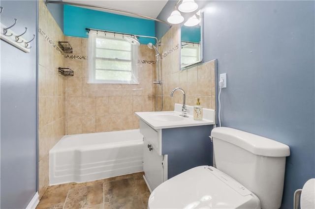 6036 Rosehill Road, Shawnee, KS 66216