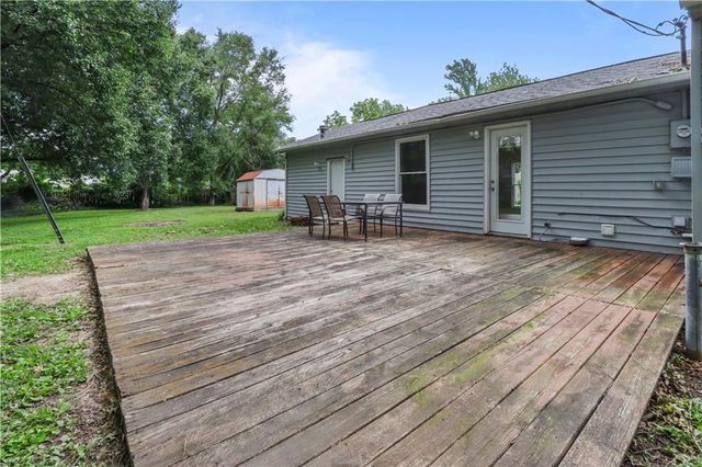 6036 Rosehill Road, Shawnee, KS 66216