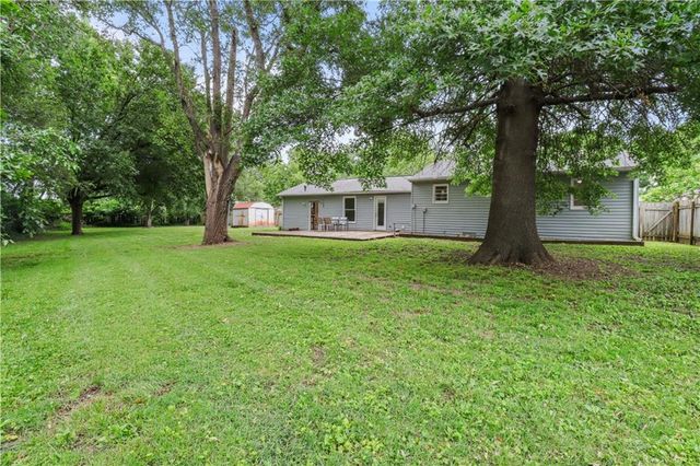 6036 Rosehill Road, Shawnee, KS 66216