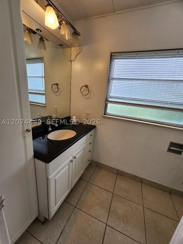 6520 Sandalfoot Blvd H, Boca Raton, FL 33428