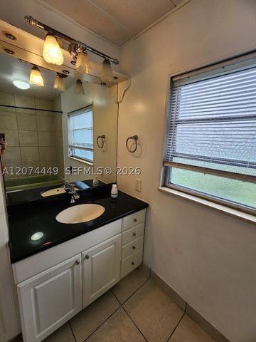 6520 Sandalfoot Blvd H, Boca Raton, FL 33428