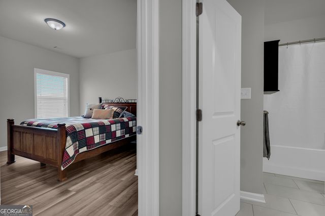 7129 Birch View Court, Flowery Branch, GA 30542