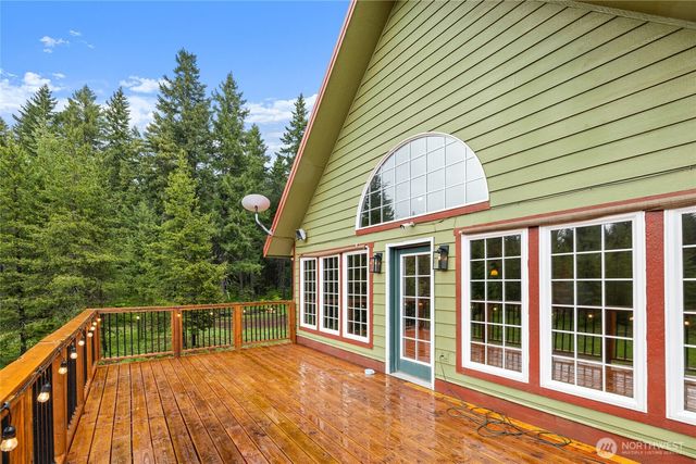 670 Silver Creek Road, Easton, WA 98925