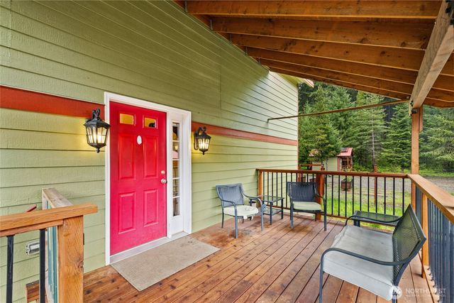 670 Silver Creek Road, Easton, WA 98925