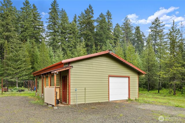 670 Silver Creek Road, Easton, WA 98925