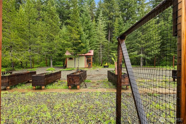 670 Silver Creek Road, Easton, WA 98925