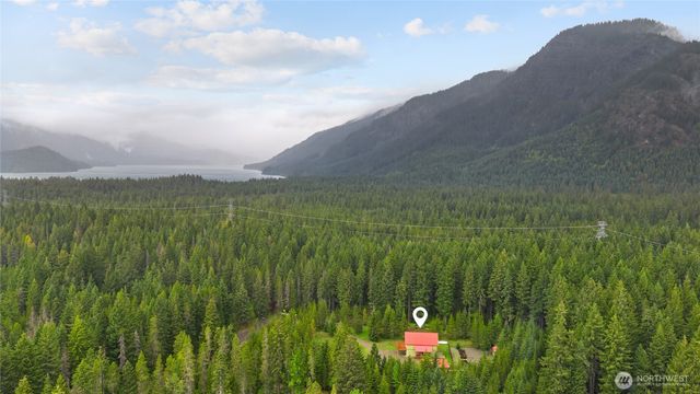 670 Silver Creek Road, Easton, WA 98925