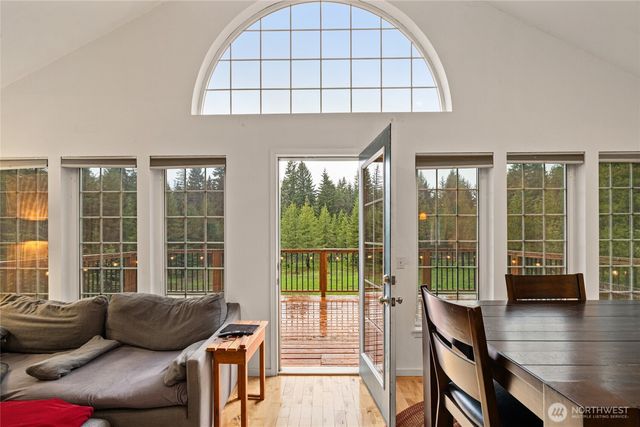 670 Silver Creek Road, Easton, WA 98925